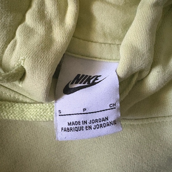 Nike Hoodies - Picture 4 of 9